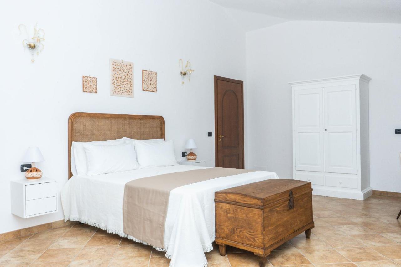 Relais Ruggiero Bed & Breakfast Le Castella  Exterior photo