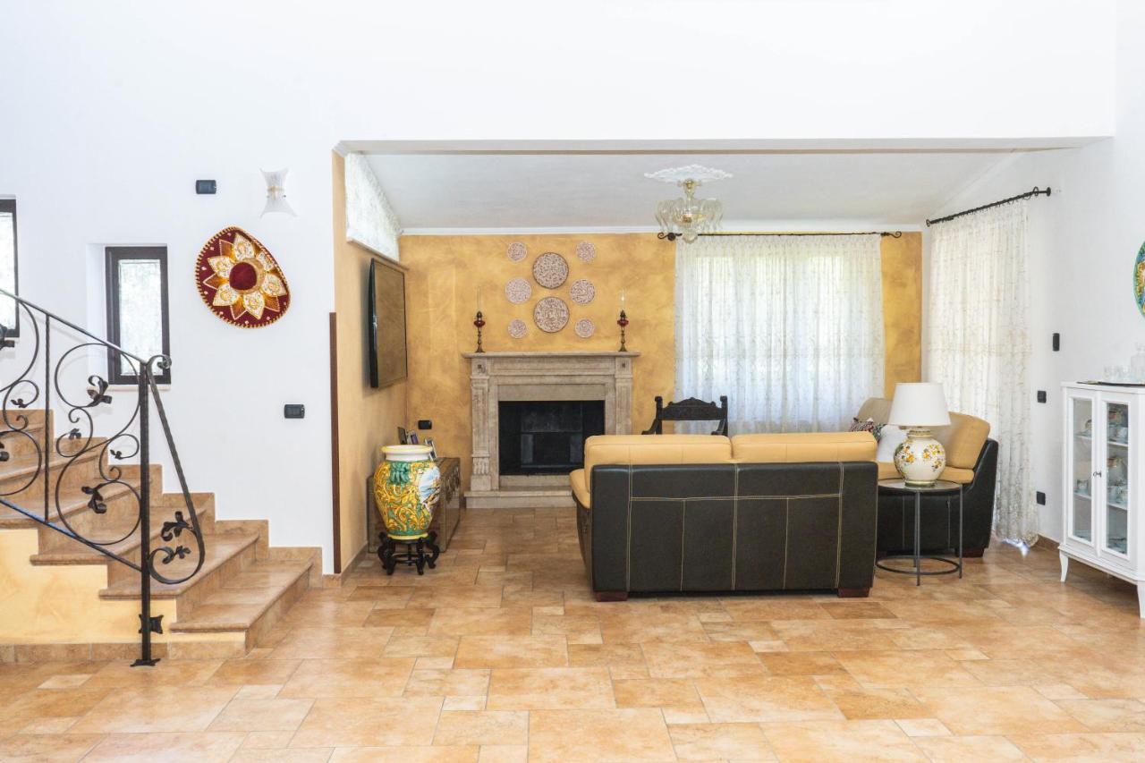 Relais Ruggiero Bed & Breakfast Le Castella  Exterior photo