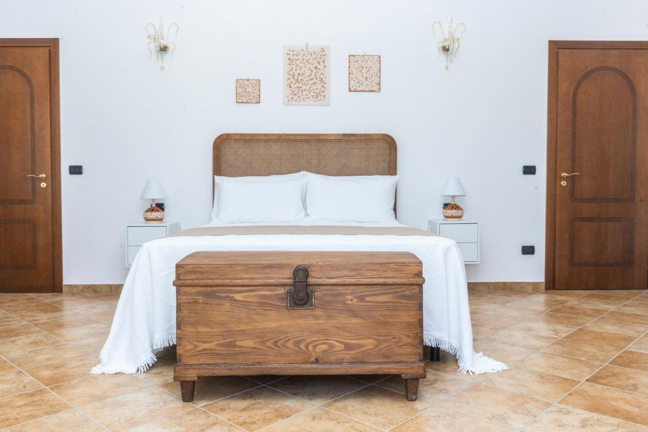 Relais Ruggiero Bed & Breakfast Le Castella  Exterior photo